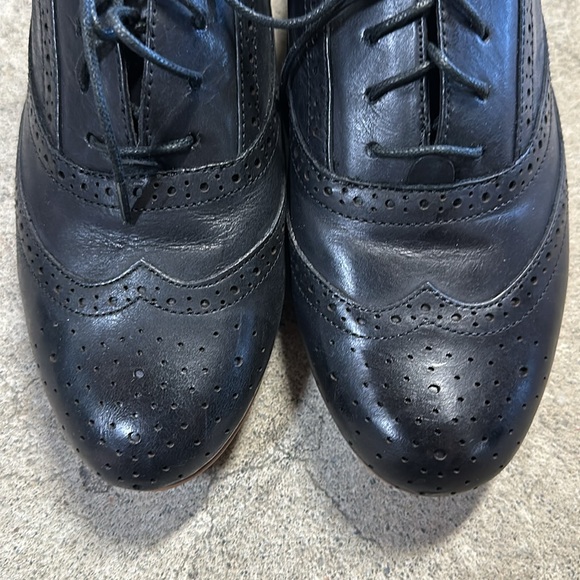 Steve Madden Black Wingtip Oxford “Trouser” Shoes Size 6.5 PreOwned - Picture 3 of 7
